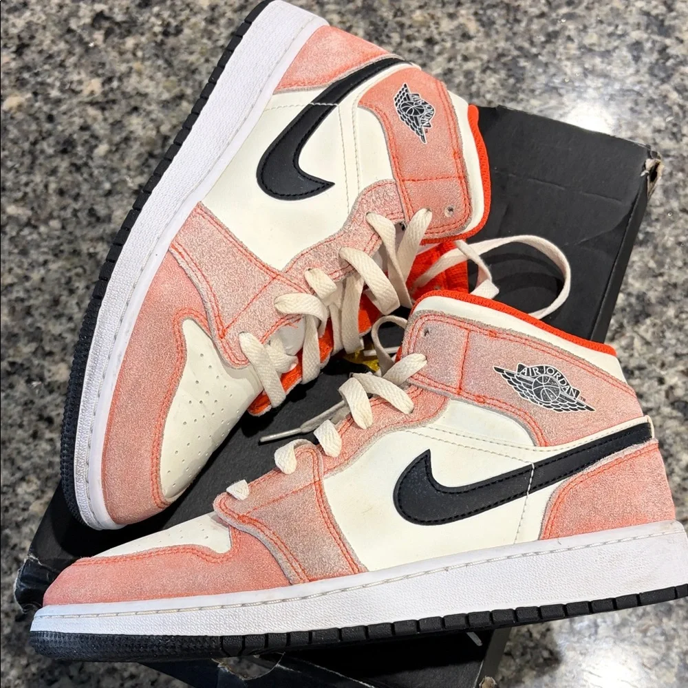 Nike Kids Sneakers - Red and Cream - Picture 11 of 16